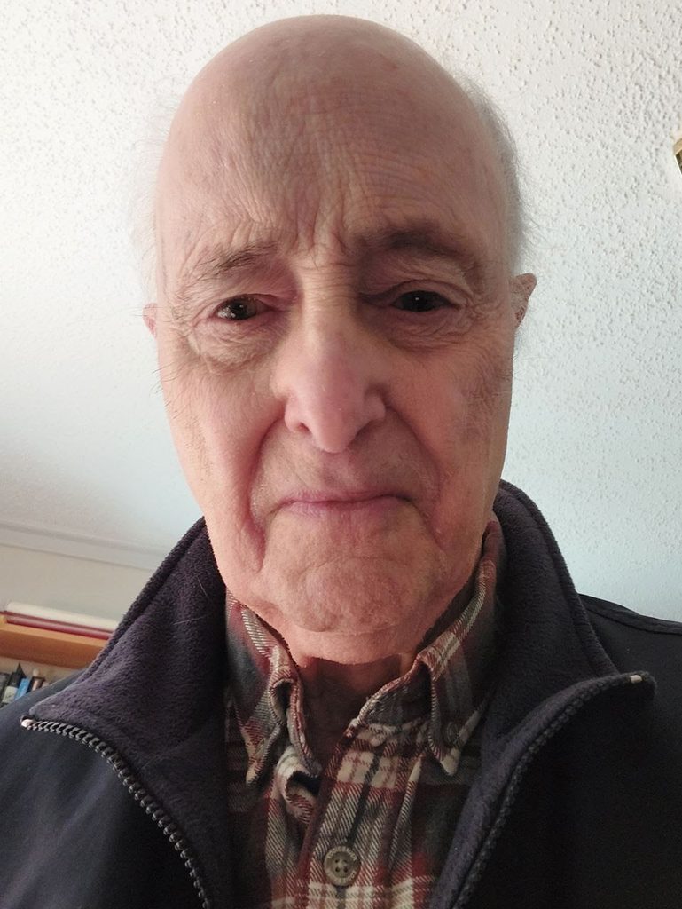 Howard Gillette