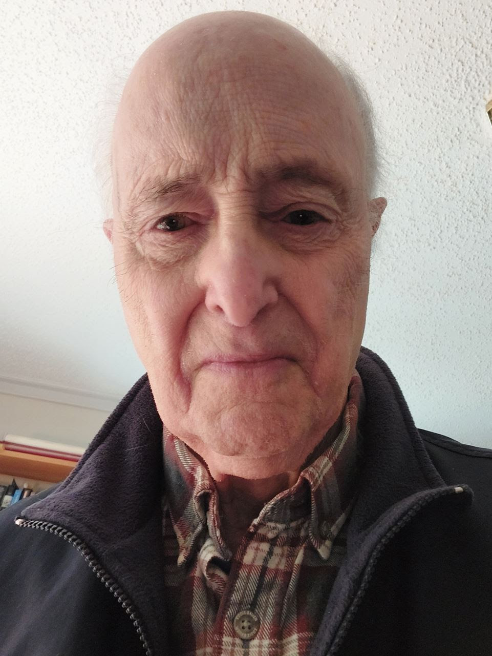 Howard Gillette